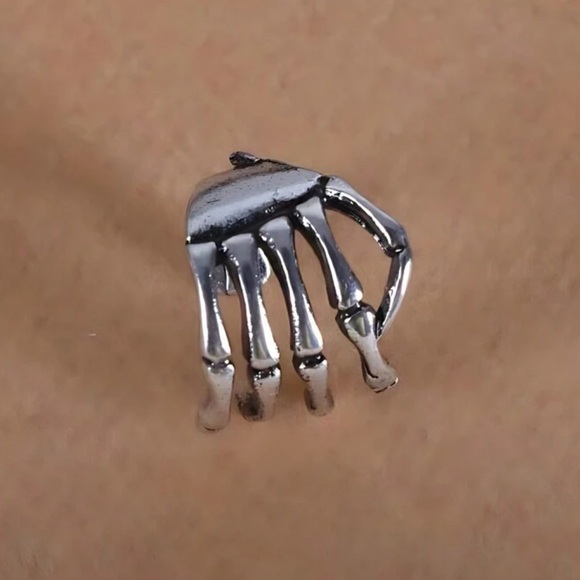 Skeleton Hand Ear Cuff - Picture 2 of 4